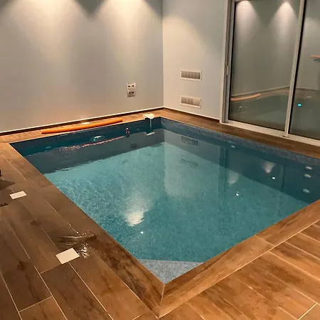 Maison Avec Piscine Interieure Privee, Buses De Spa, Jardin Clos Et Parking Βίλα
